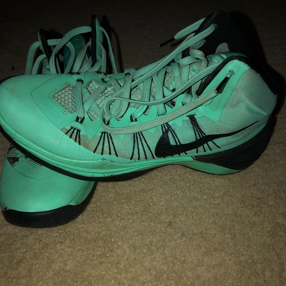 Nike Hyperdunks - Picture 4 of 5